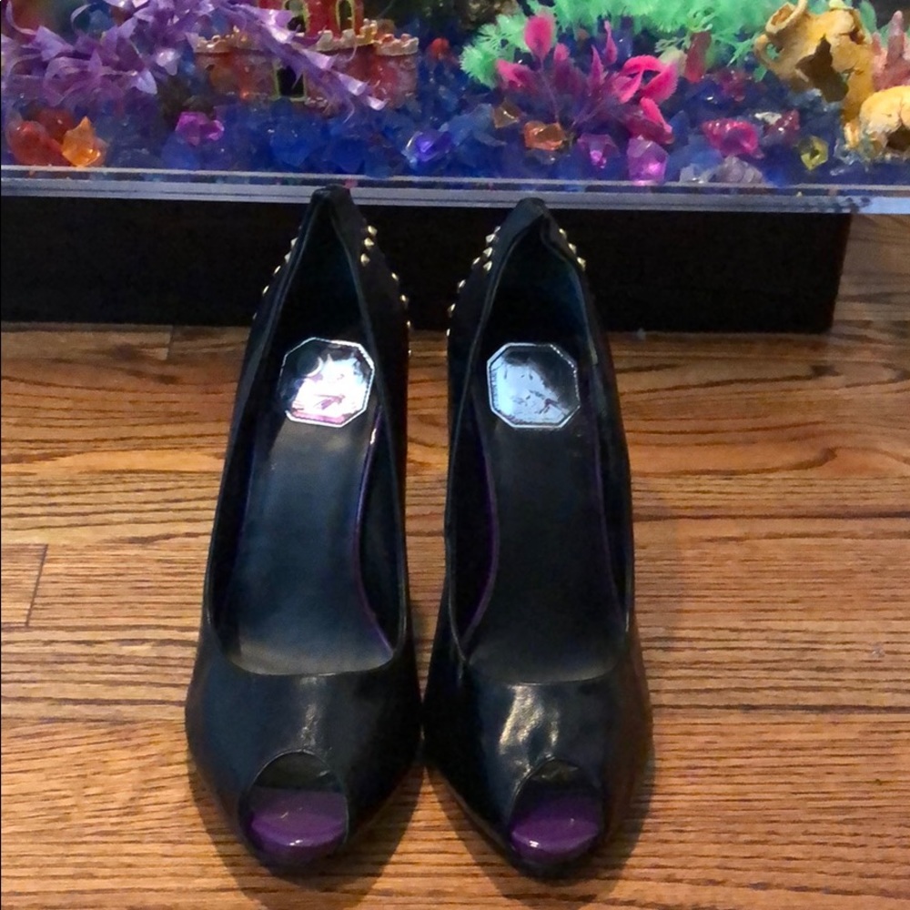 Black peep toe pump (leather)